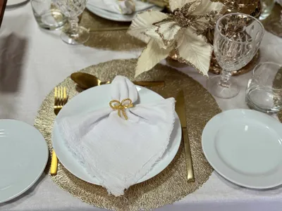 Gold placemats